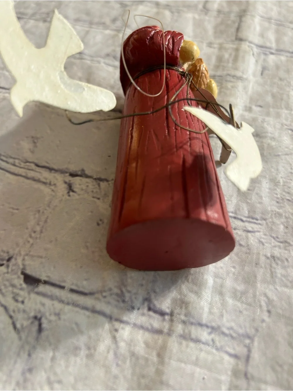 LORI MILLER WISPERING PINES CARVED FOLK ART SANTA ORNAMENT HOLDING BIRDHOUSE